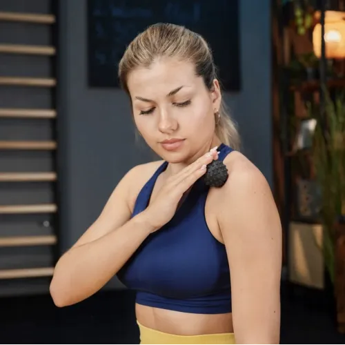 Масажний м'ячик із виступами: